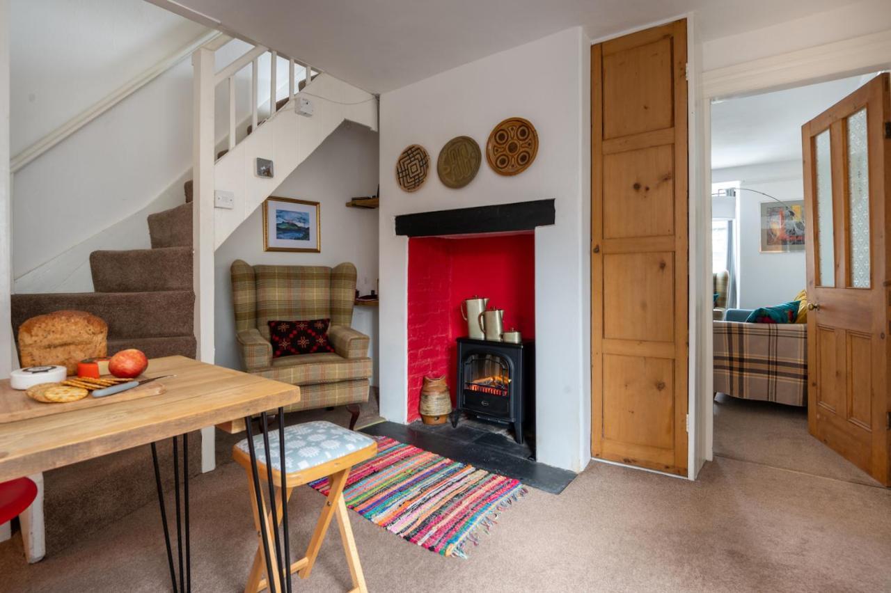 Cottage In The Heart Of Dolgellau Exterior photo